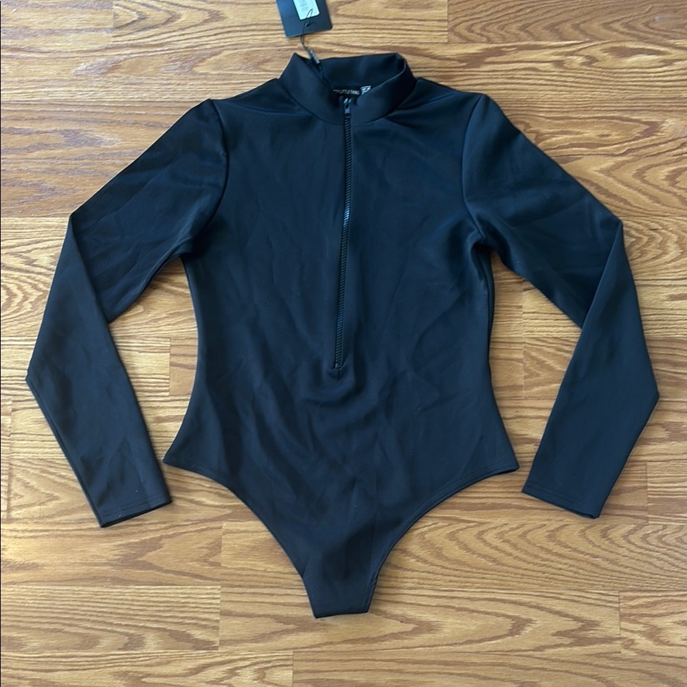 NWT Pretty Little Thing Black Bonded Scuba High Neck Zip‎ Bodysuit Size U.S. 8